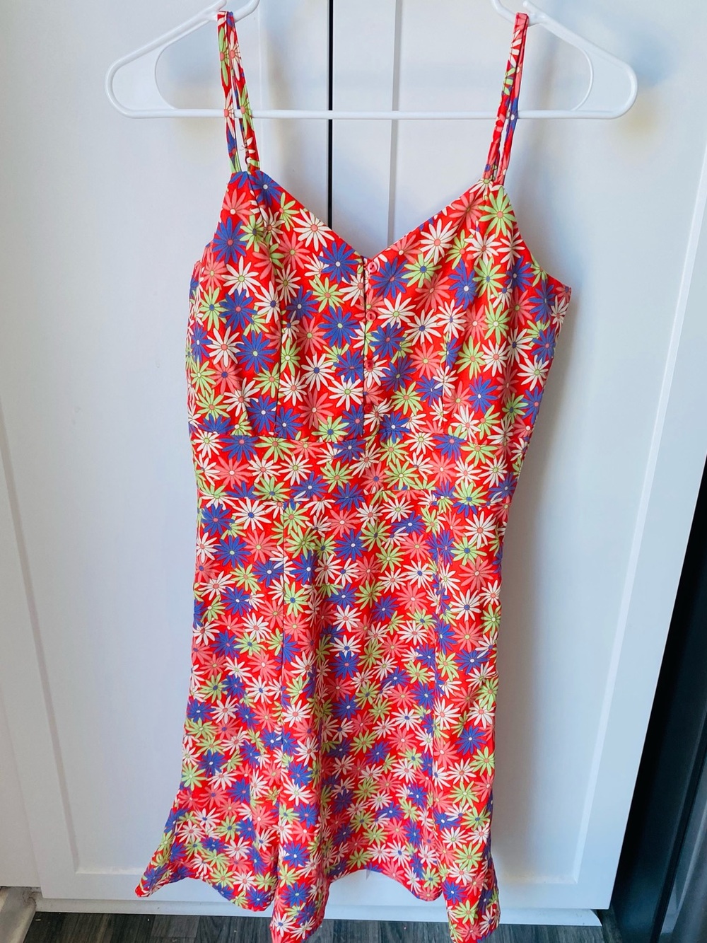 Womens vacation dress by MAX in s/10 new with tag floral